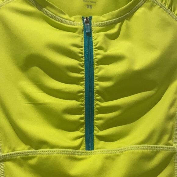 Athlete cinched sleeveless athletic yoga top SZ small with zippers - Picture 6 of 10